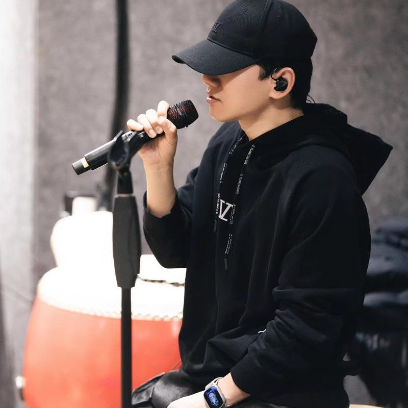 Winter Clothing Nearby - Zhang Jie Concert Sweatirt ex Autumn