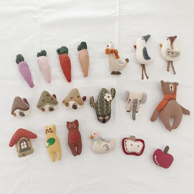 Adorable Duck Carrot House Bro - Winter Clothing Accessories recensione e prezzo